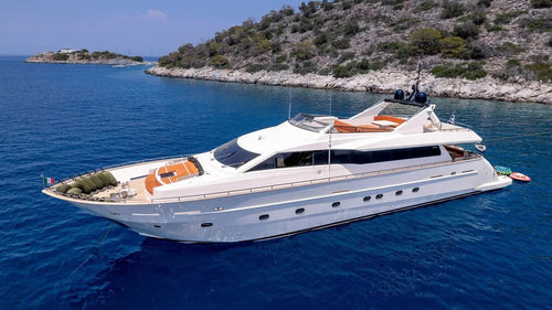 88-foot luxury Azimut yacht